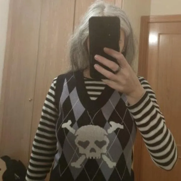 Gothic Skull And Crossbones Print Sweater Vest Sleeveless Jumper Women's Jumper Girls Jumper Goth Rock Fashion Heart Eyes